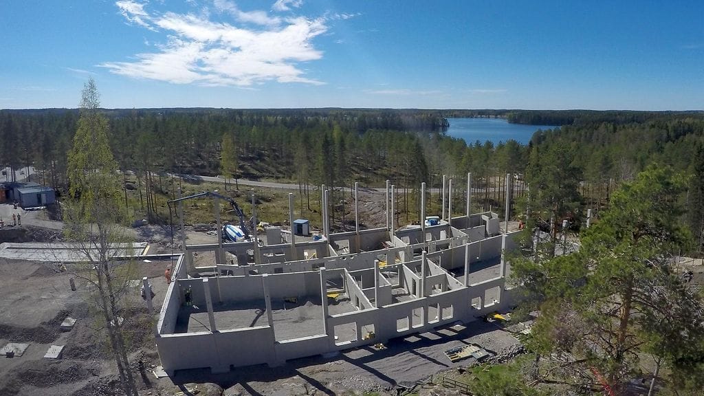 Ähtärin Eläinpuiston Pandatalon peruskivi muurattiin viime toukokuussa.