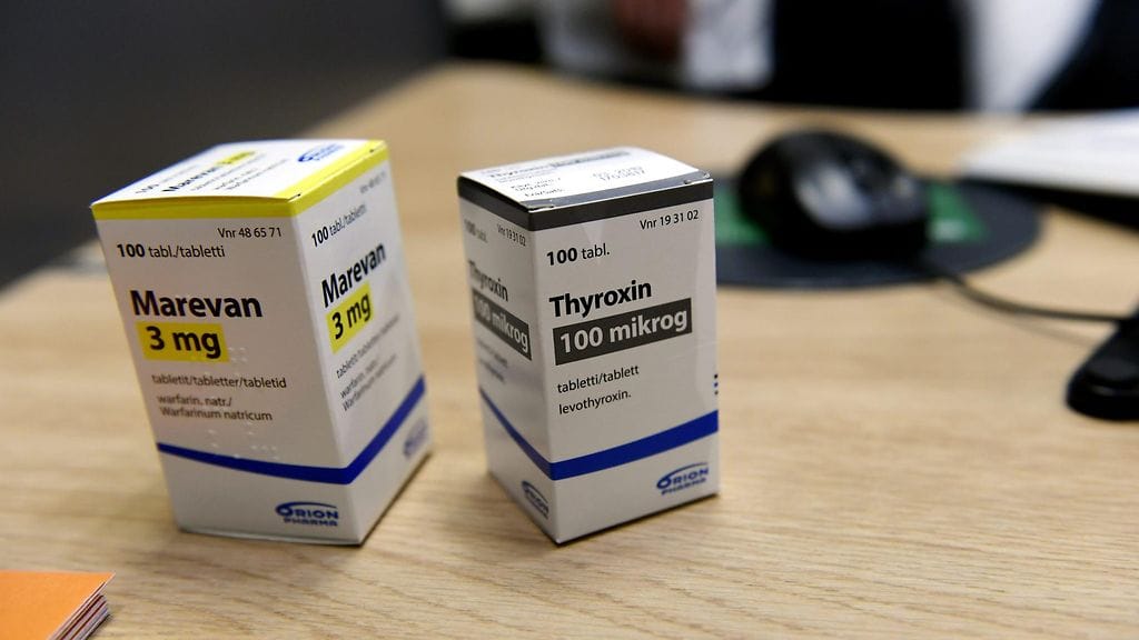 Marevan-verenohennuslääkettä (vas.) ja Thyroxin-kilpirauhashormonia Yliopiston Apteekissa Helsingissä keskiviikkona 6. syyskuuta 2017. Lääketukkukauppa Oriolalla on ollut lääkkeiden toimitusongelmia, ja esim. espoolainen Sellon apteekki on jäänyt ilman Marevania ja tyroksiinia.