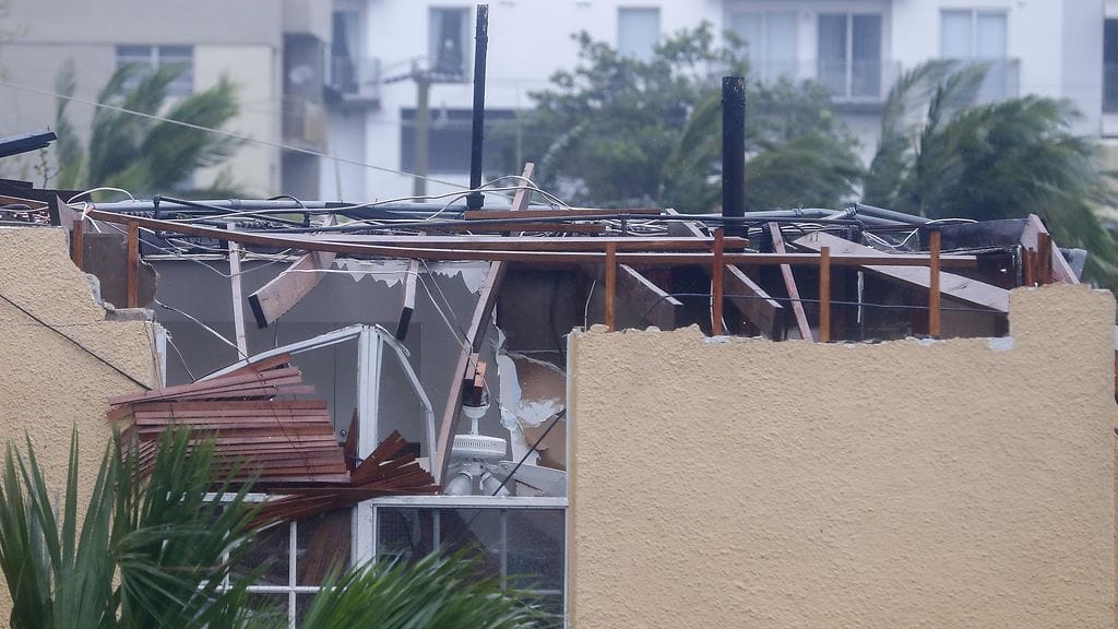 Hurrikaanissa vaurioitunut talo Miamissa 10. syyskuuta.