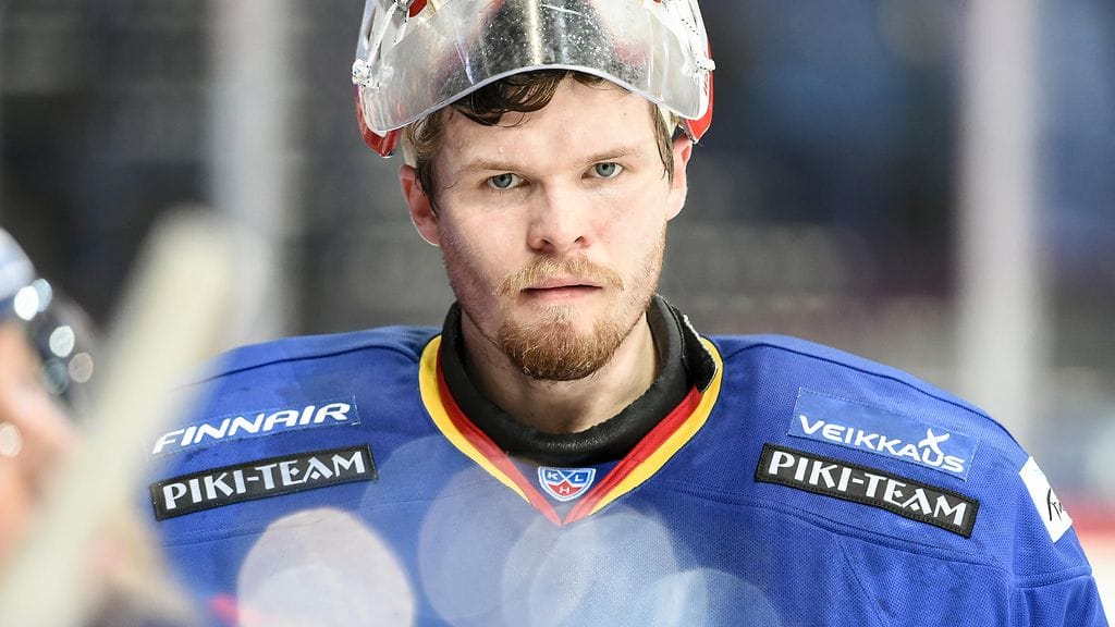 Riku Helenius Jokerien paidassa.