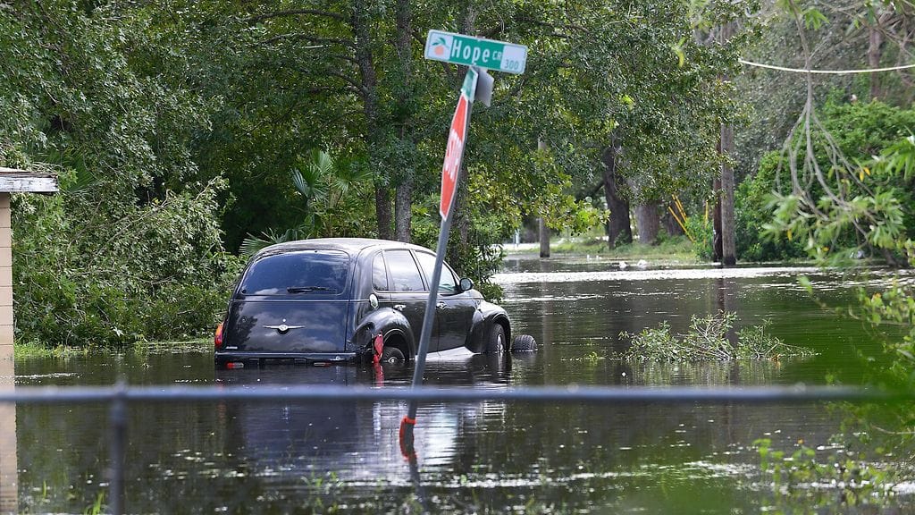 Vesi tulvi Orlandossa hurrikaani Irman jälkeen.