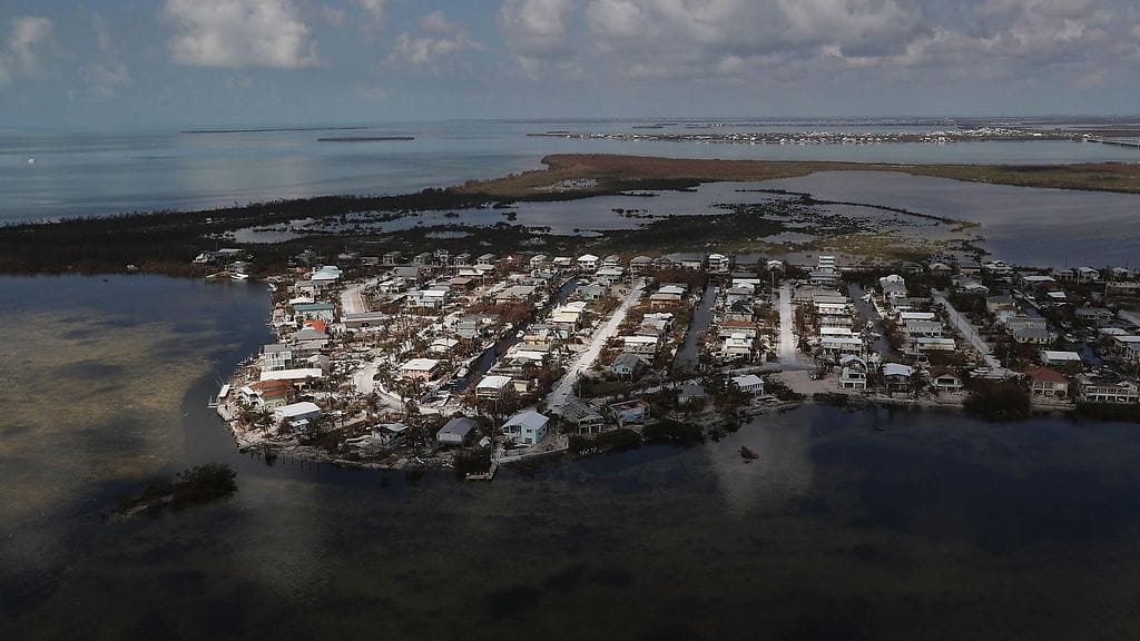 Tulvavesi katkaisi hoitokodin sähköt.