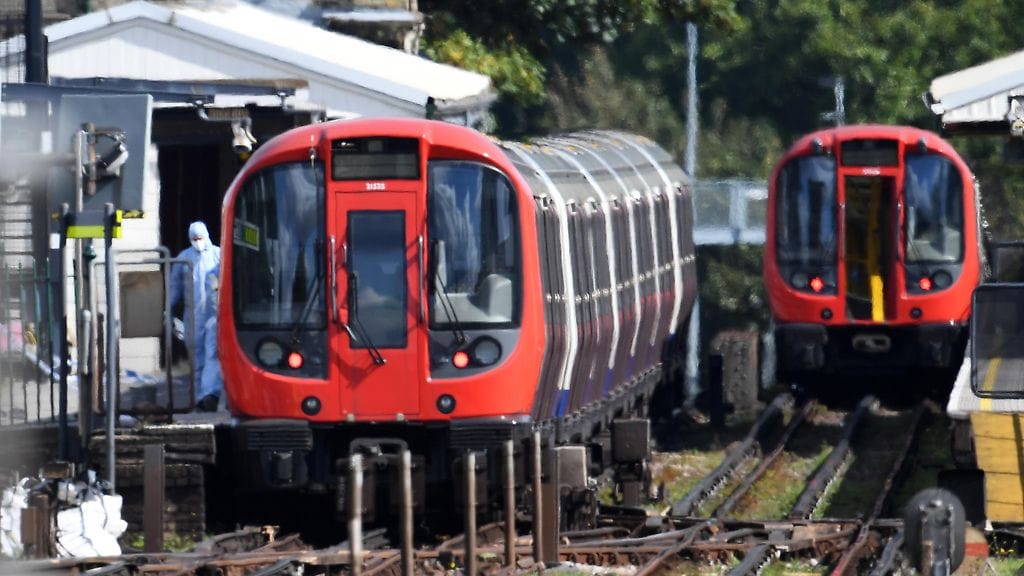 Lontoon viime perjantaisesta metroiskusta on pidätetty nyt kuusi ihmistä.