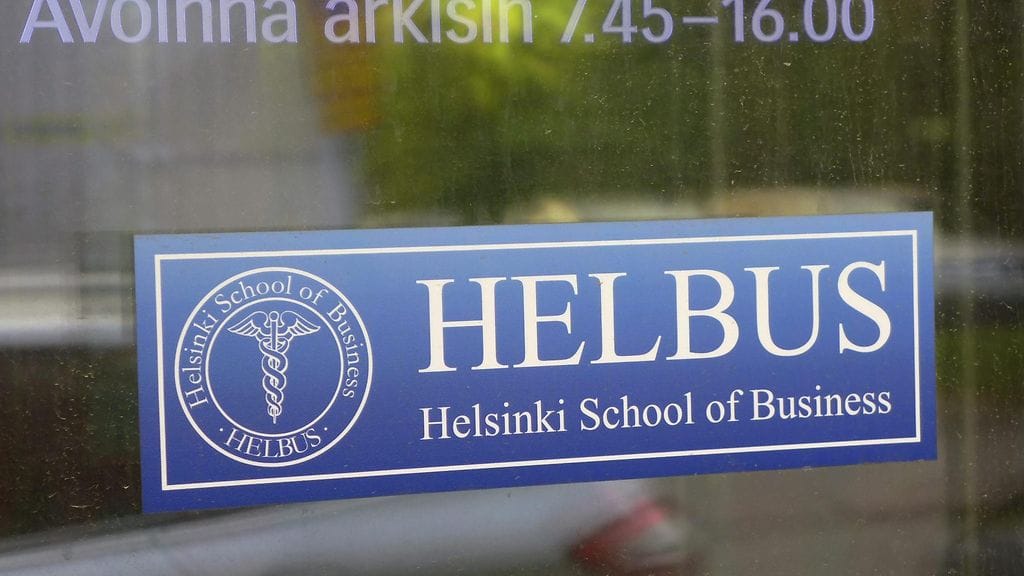 Yksityinen kauppakorkeakoulun Helsinki School of Businessin (Helbus) ovi Töölöntullinkadulla Helsingissä perjantaina 15. syyskuuta 2017.