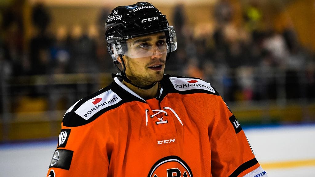 HPK:n Niklas Friman ei saanut lauantain pelissä jäähyä Ilveksen Joona Ikosen päähän osuneesta taklauksesta, mutta taklaus päätyi SM-liigan kurinpitokäsittelyyn.