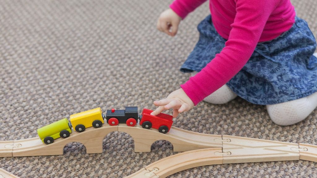 Erään äidin mukaan lasten leikkejä voidaan aivan hyvin verrata aikuisten töihin.