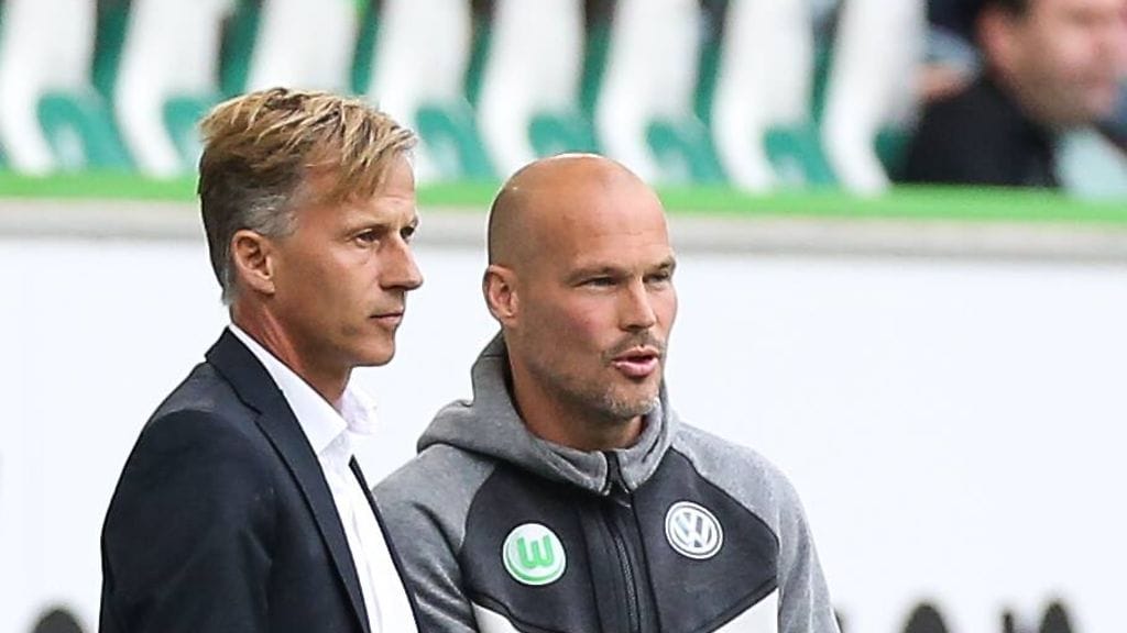Andries Jonker (vas.) ja Fredrik Ljungberg saivat kenkää