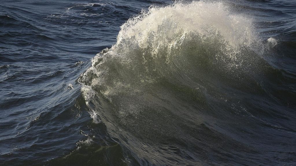 Irlannin ilmatieteen laitos ennustaa tuhoisia puhureita ja rankkasateita, jotka voivat aiheuttaa tulvia.