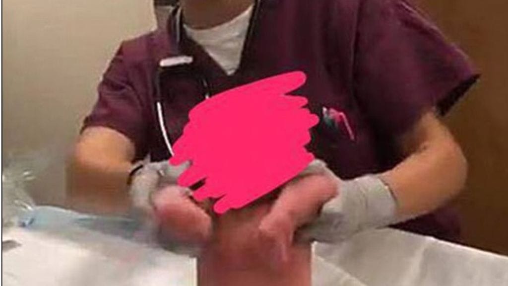 Snapchatiin ladattiin muun muassa video, jossa hoitaja heiluttaa vauvaa rapmusiikin tahtiin.