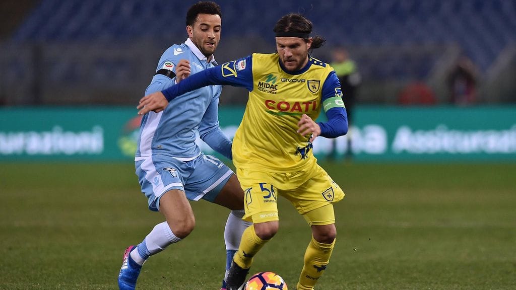 Perparim Hetemaj (oik.) Chievon paidassa viime tammikuussa.