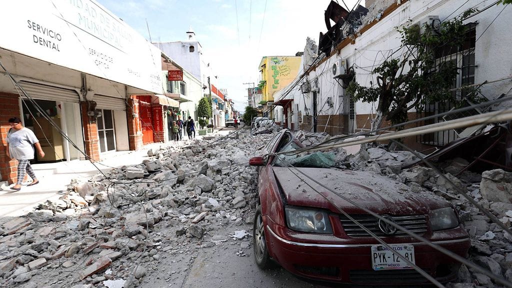 Tähän mennessä pääkaupungissa rakennusten raunioista on saatu pelastettua elävänä 69 ihmistä. Viimeisimmät eloonjääneet löydettiin torstaina. Kuva Jojutlan kaupungista.