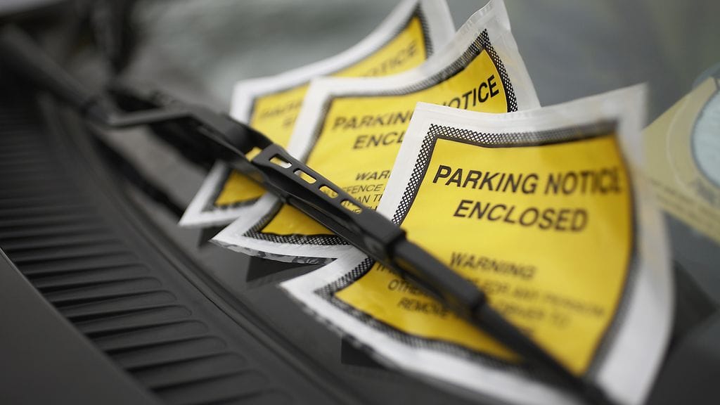 Yhteensä eri maiden diplomaattiset edustustot ovat jättäneet 13 miljoonan euron edestä parkkisakkoja maksamatta. Kuvituskuva.