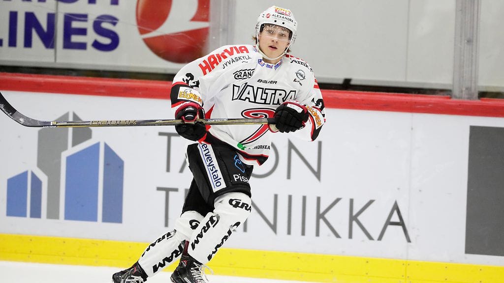 Jerry Turkulainen avasi JYPin maalihanat Hakametsässä.