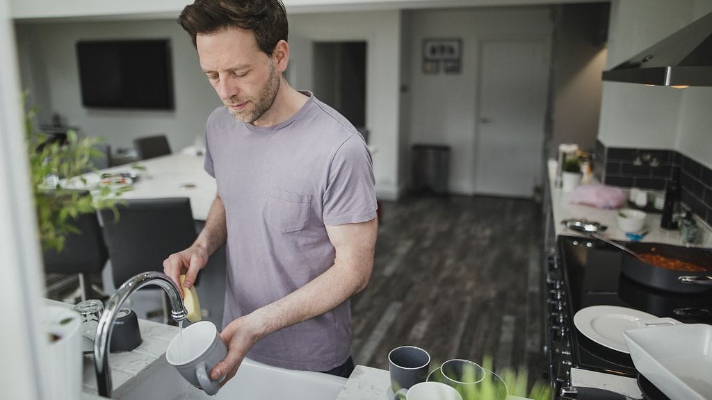 Kotityöt kuuluvat kodissa asujille.