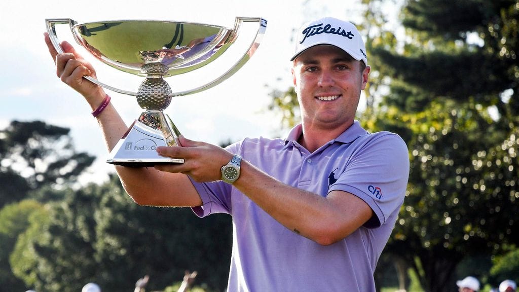 Justin Thomas juhli isoa pyttyä.