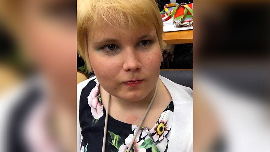 21-vuotias autistinen Linda Sarkkinen jää ilman suosikkitulkkiaan.