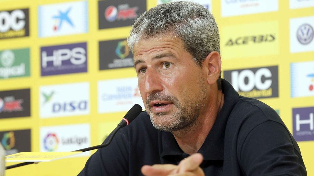 Manolo Marquez erosi Las Palmasin peräsimestä.