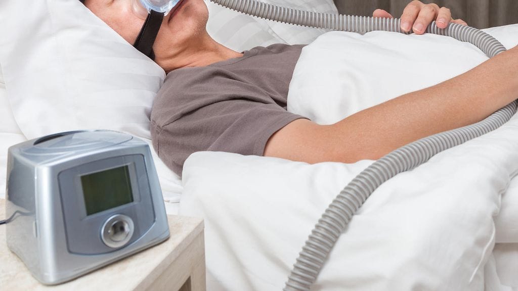 Yliapnean hoidossa käytetään ylipaine- eli CPAP-laitetta.