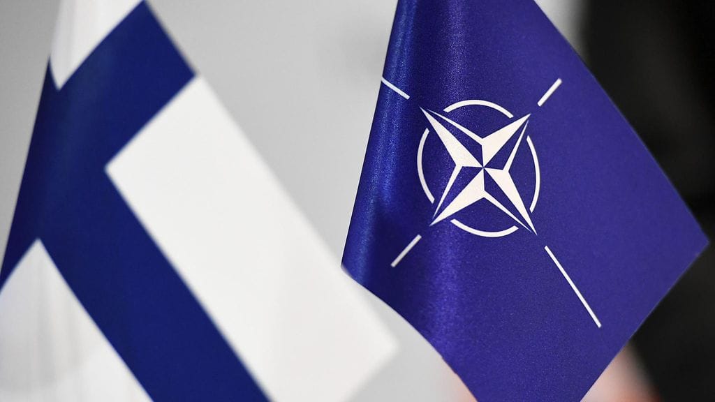 Vain hieman yli parikymmentä prosenttia kyselyyn vastanneista tahtoisi Suomen liittyvän Natoon.