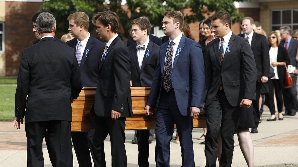 Otto Warmbierin hautajaiset Wyoming High Schoolilla Wyomingissa, Ohion osavaltiossa Yhdysvalloissa 21. kesäkuuta 2017.