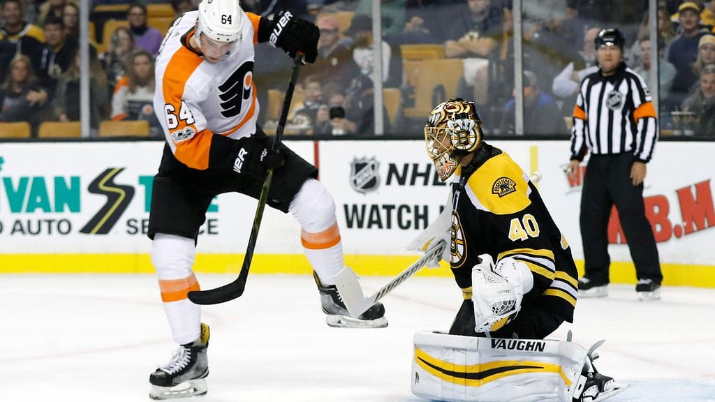 Philadelphian Nolan Patrickin taidonnäyte Pekka Rinteen edessä.