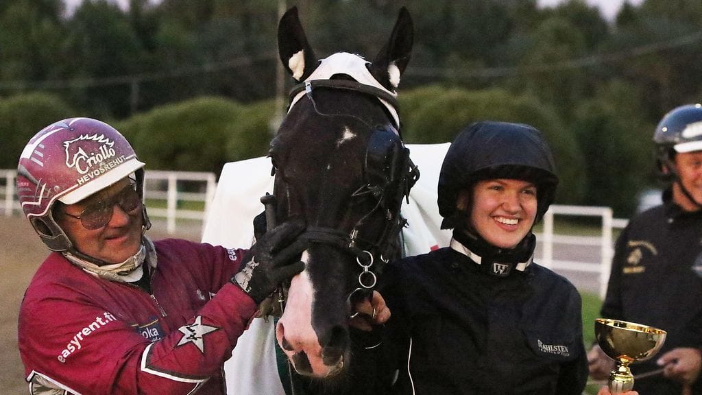 Obrigado yllätti pelikansan elokuussa voittamalla Suuren Suomalaisen Derbyn karsinnan.