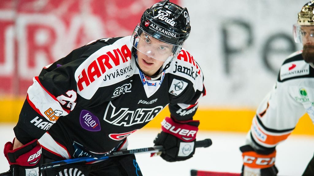 Jarkko Immonen johdattaa JYP-miehistön taisteluun pudotuspelipaikasta.