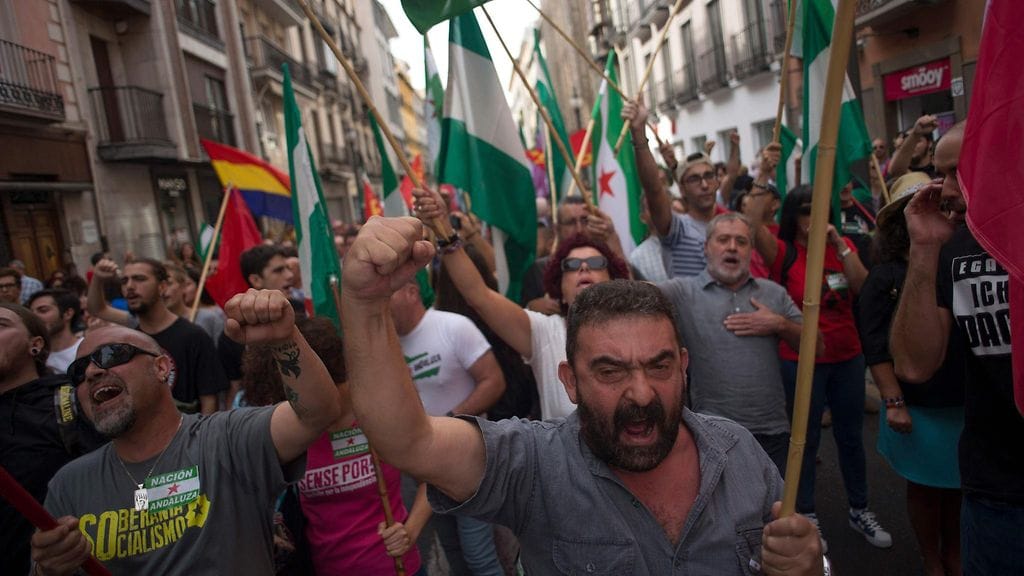 Kymmeniä ihmisiä loukkaantui Espanjan Kataloniassa poliisin käytettyä voimatoimia itsenäisyysäänestyksen yhteydessä.