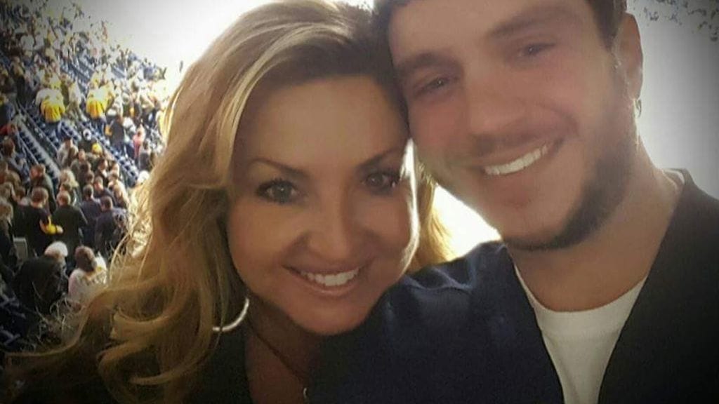 Sonny Melton suojasi vaimoaan luodeilta omalla vartalollaan.