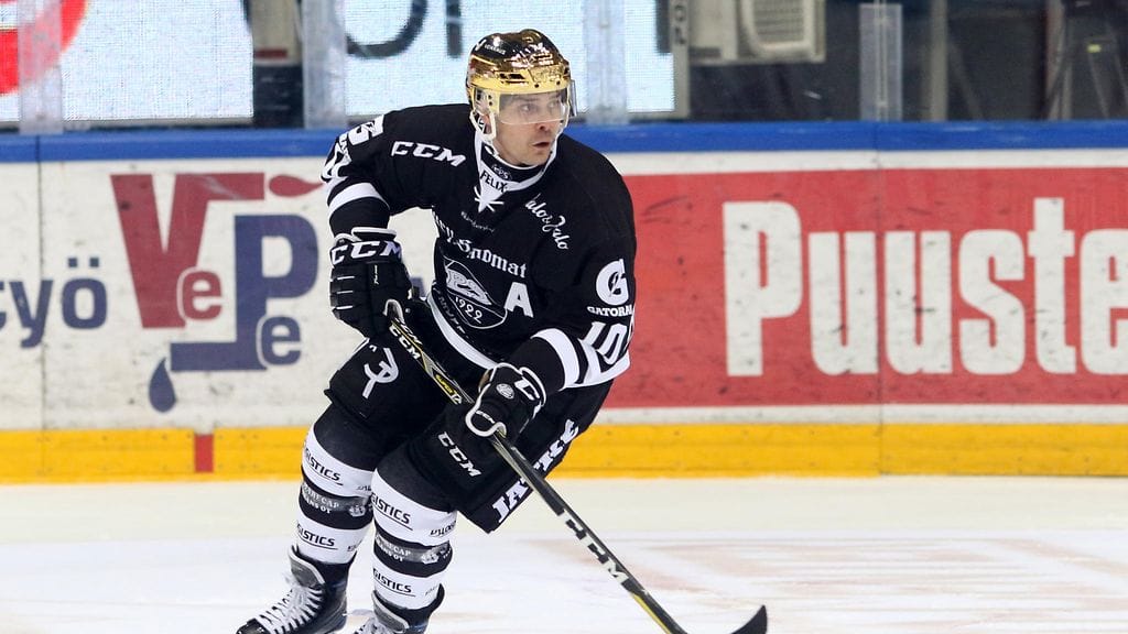 Eric Perrinillä on edessään neljän viikon huili.