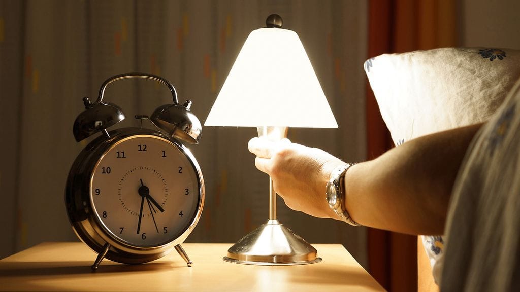 herätä keskellä yötä