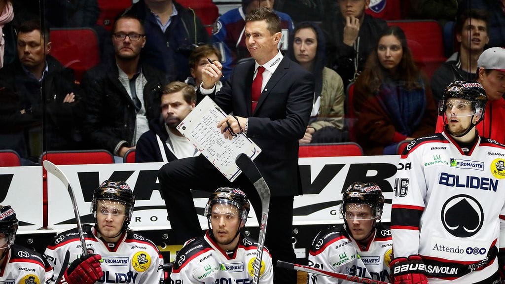 Jyrki Aho ei ollut tyytyväinen omiensa esitykseen.