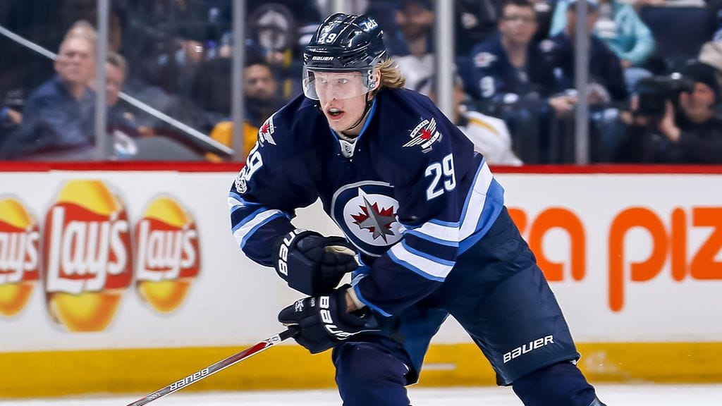 Patrik Laine otti roolia.