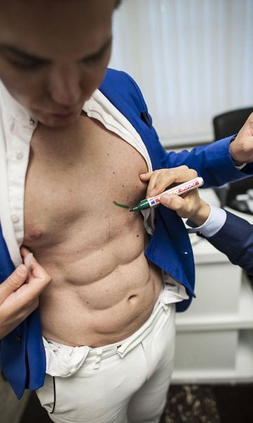 Rodrigo Alves feikkiabsit