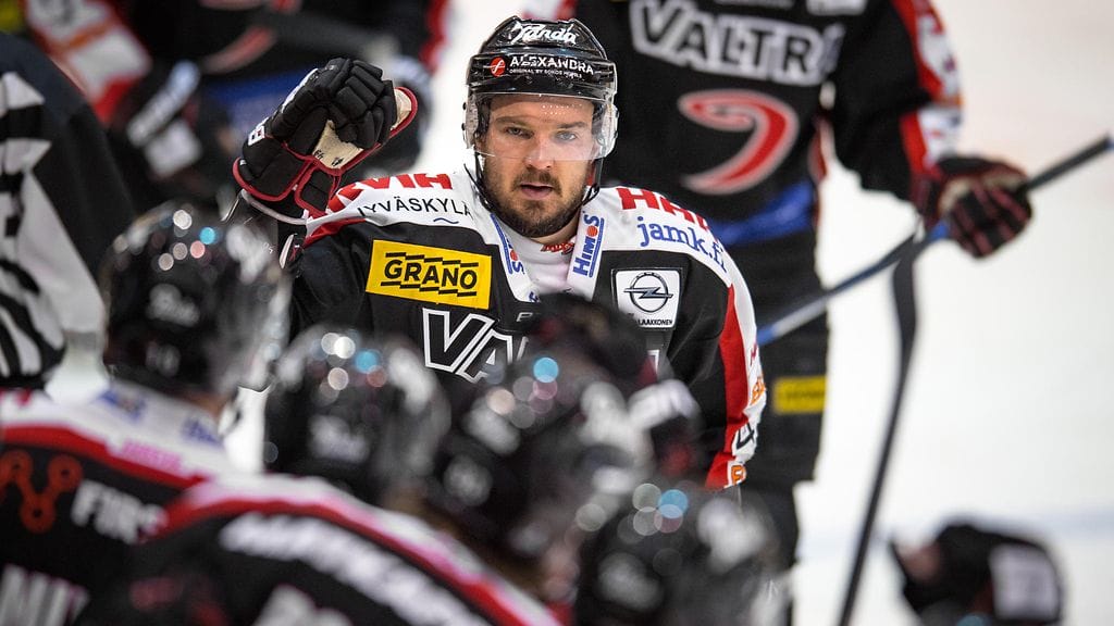 Tuomas Pihlman viime keväänä välierissä KalPaa vastaan.