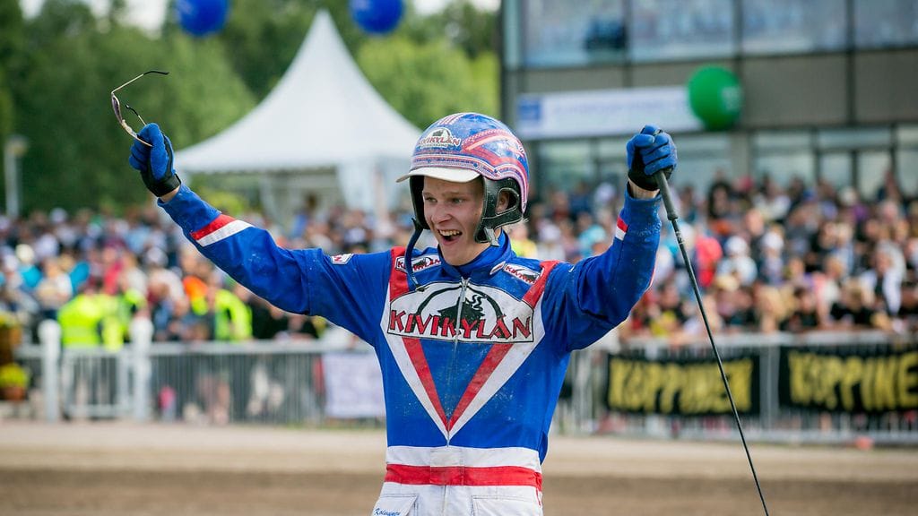 Illan Toto65-kierroksella selviää, tuulettaako Olli Koivunen Vermon voittajakehässä voiton merkiksi.