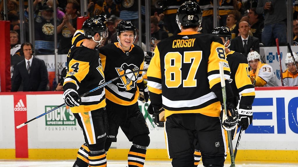 Olli Määttä osui Sidney Crosbyn tarjoilusta.