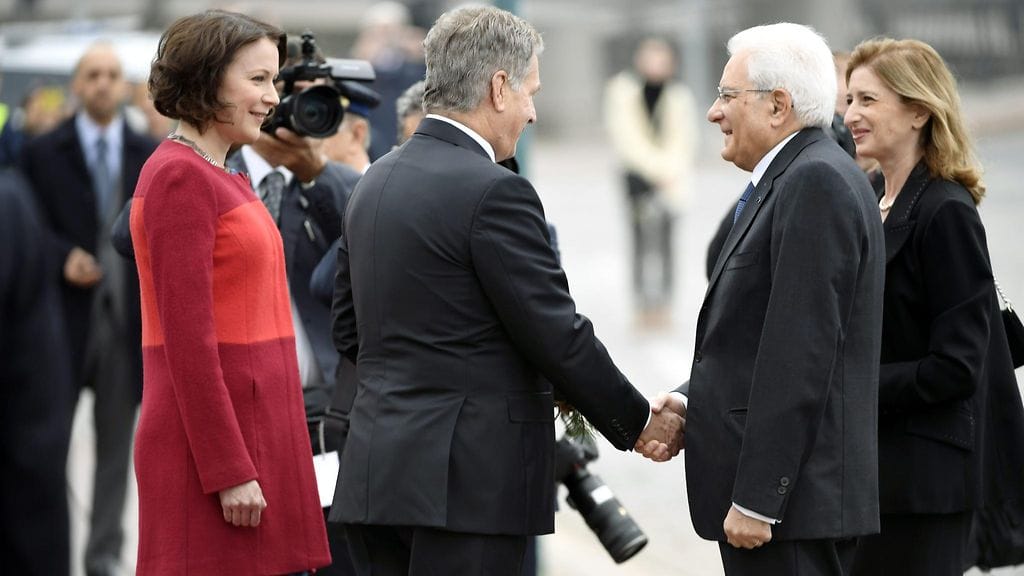 Jenni Haukio ja Sauli Niinistö toivottivat Italian presidentin Sergio Mattarellan ja tämän tyttären tervetulleiksi valtiovierailulle Suomeen 27. syyskuuta 2017.