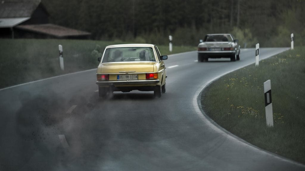 Saksalaiskaupungit saavat jatkossa rajoittaa dieselautoilla ajamista. Syynä ovat niiden haitalliset päästöt, jotka aiheuttavat tuhansia turhia kuolemia joka vuosi.