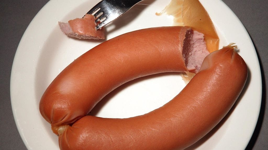 Monilla suomalaisilla on lapsuudenmuistoja lenkkimakkarasta.