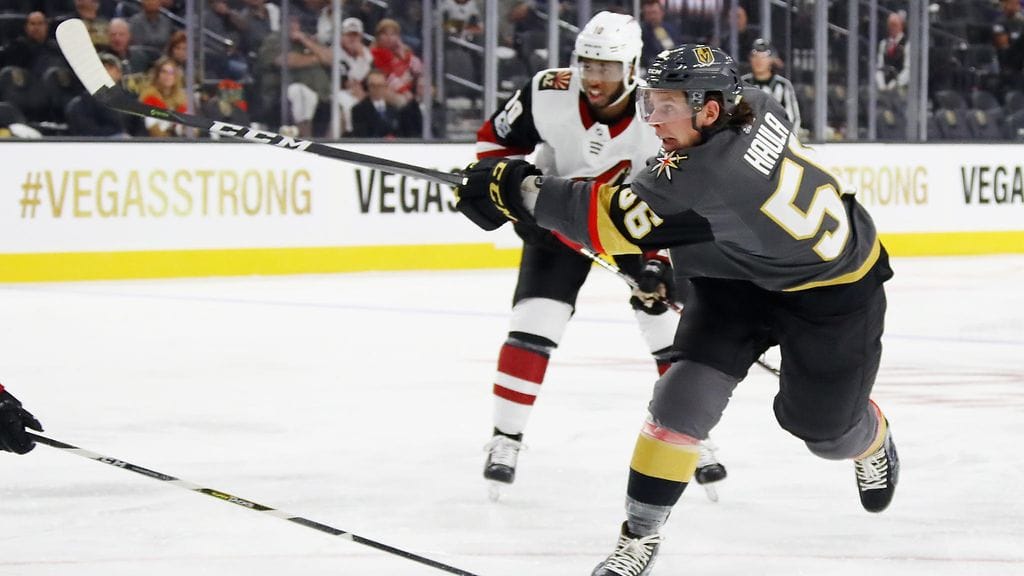 Erik Haula juhli Vegasin kanssa voittoa.