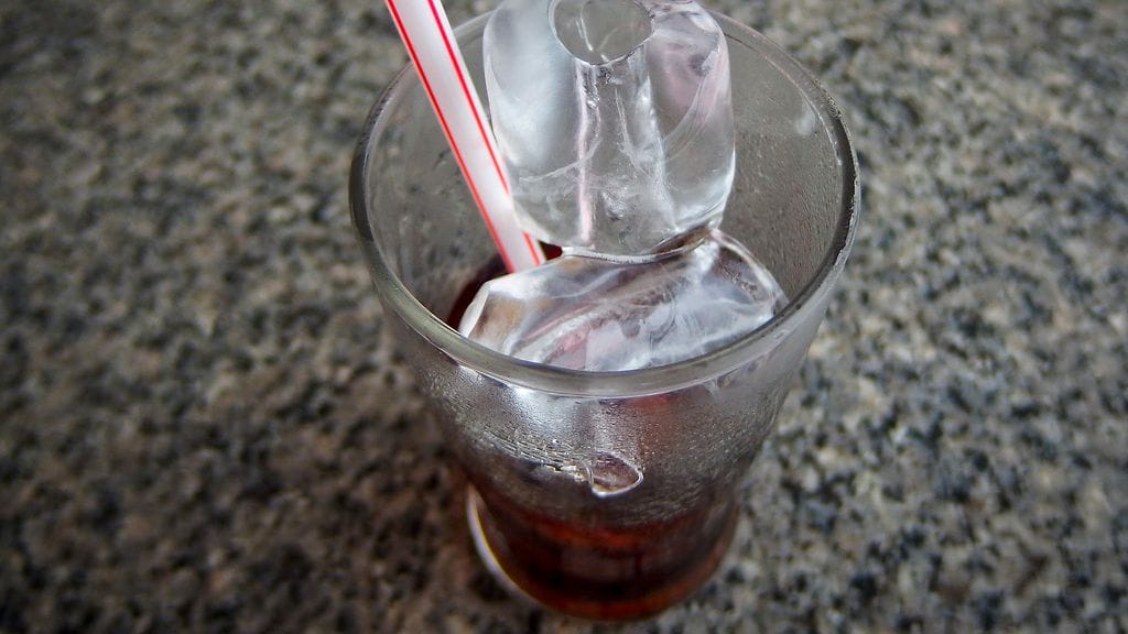 Keinotekoisilla makeutusaineilla pyritään usein hillitsemään kalorinsaantia.