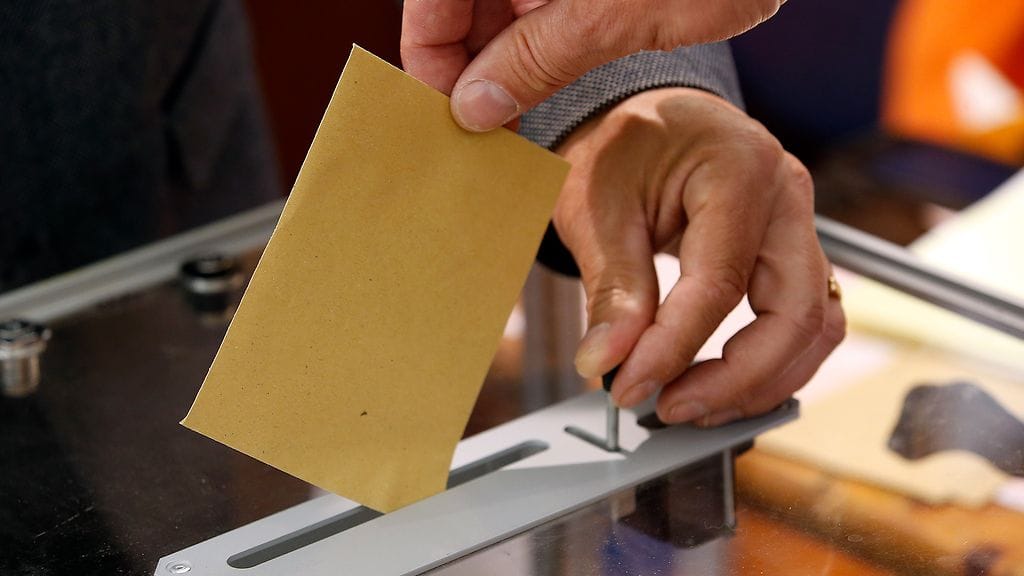 Kuvituskuvaa äänestyksestä.