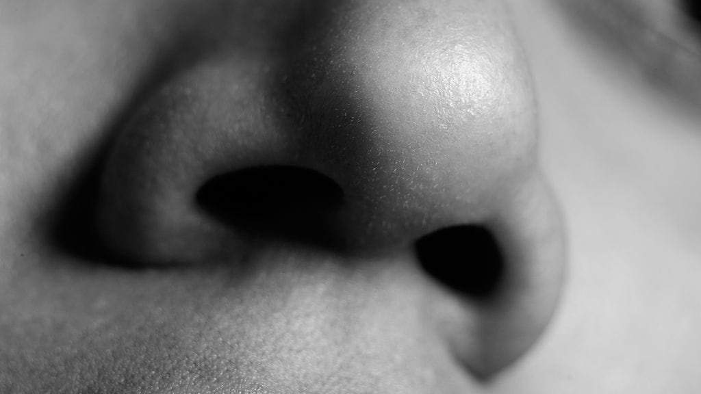 Jos nenästä tuleva erite ei ole kirkasta, se on yleensä merkki jostakin tulehduksesta.