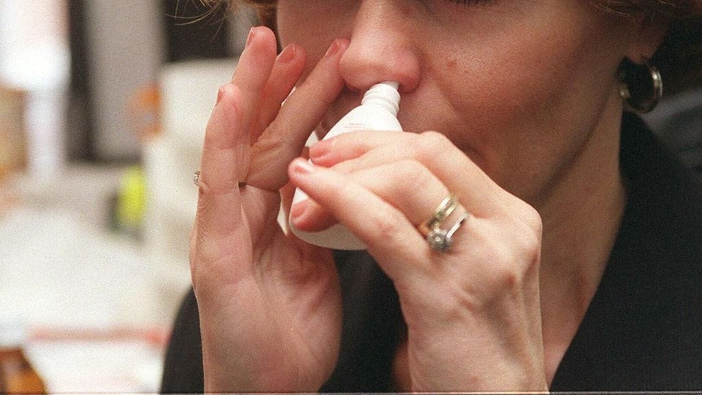 Jotkut saattavat jäädä koukkuun avaaviin nenäsumutteisiin, mikä ei tee hyvää limakalvoille.