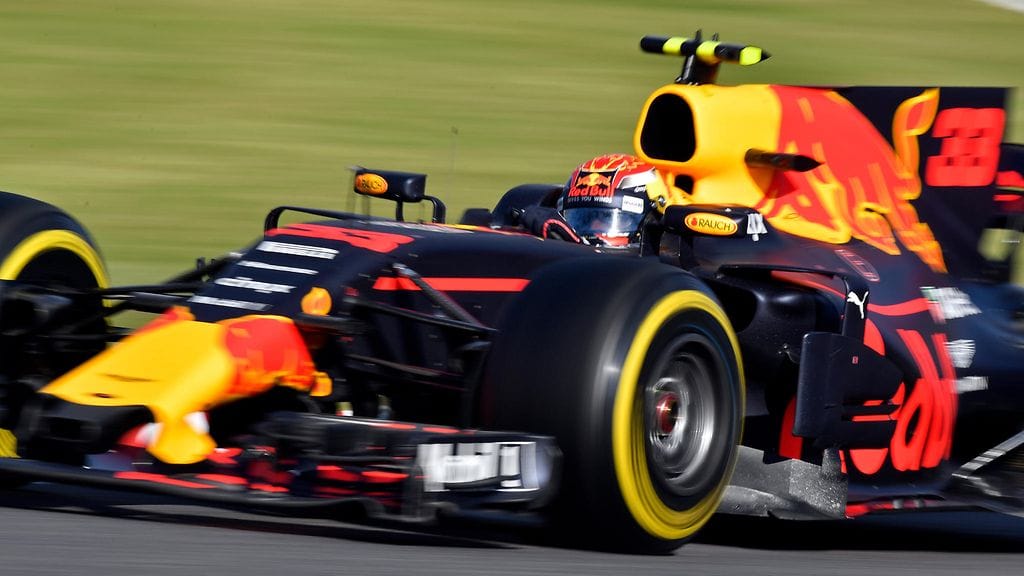 Red Bullin hollantilaiskuski Max Verstappen saa vielä odottaa kotikisassa ajamista.