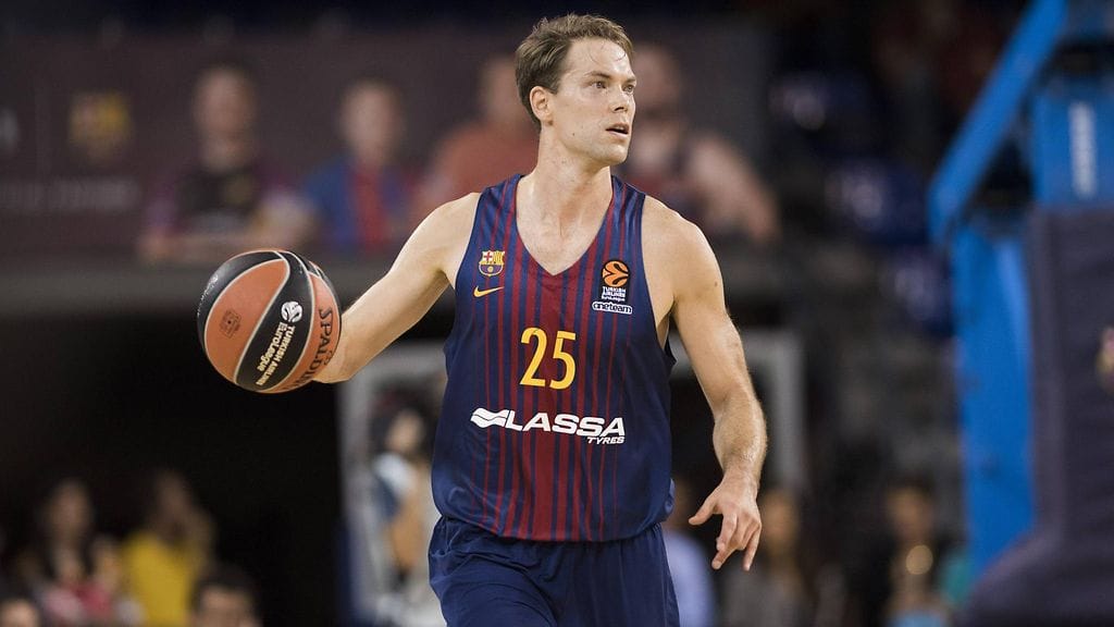 Petteri Koponen Barcelonan paidassa.