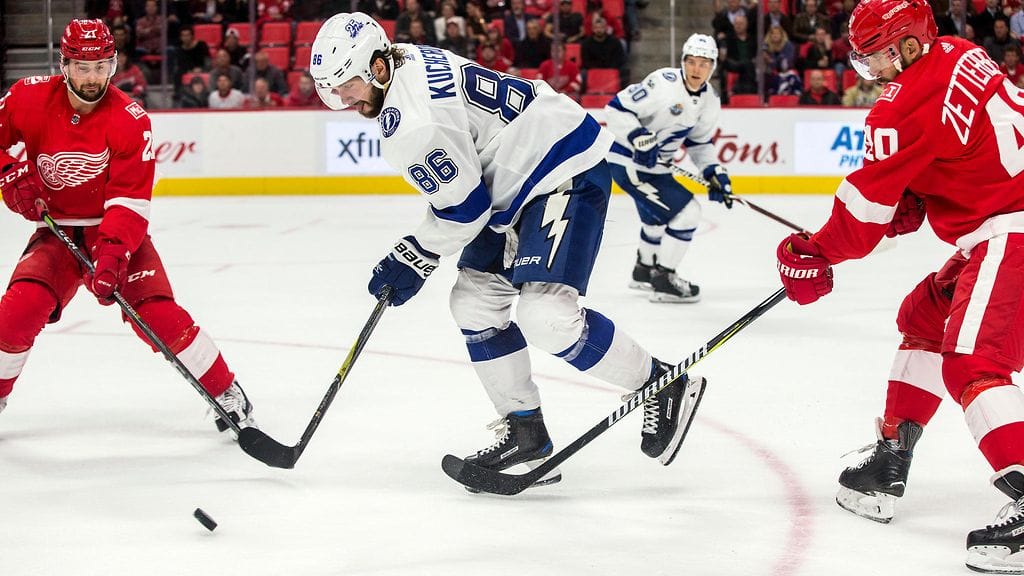Nikita Kutsherov maalasi viime yönä kahdesti, kun Tampa Bay voitti Detroitin vieraissa 3–2.