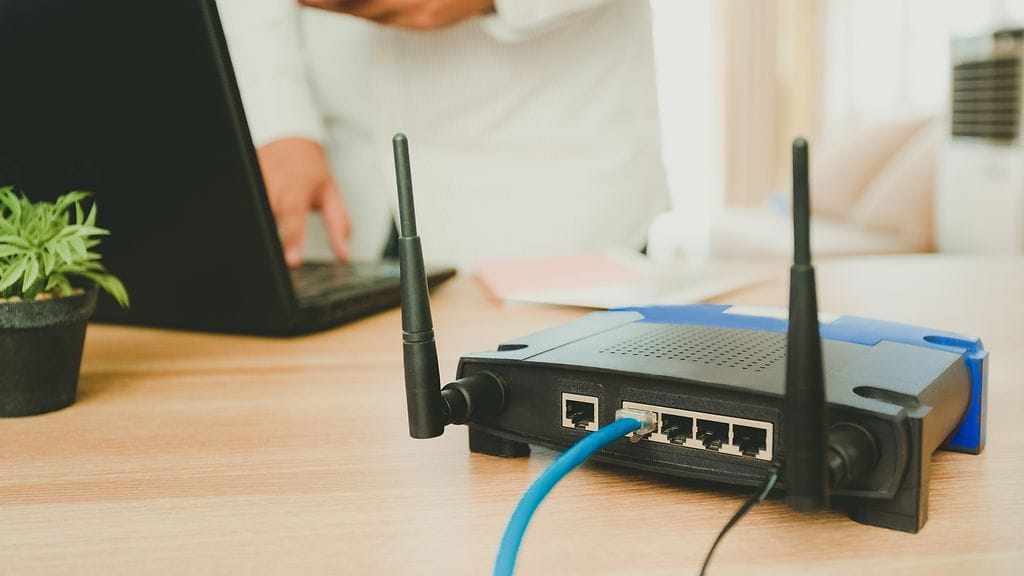 Luottamuksellinen tieto voi olla vaarassa WiFi-verkossa. Kuvituskuva.