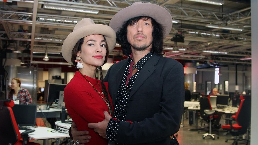 Syksyllä avioituneet Meeri Koutaniemi ja Sami Yaffa kuvattuna MTV:n Uutistalolla 17. lokakuuta 2017.